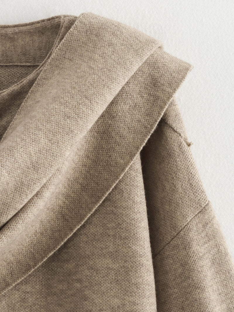 Casaco Assimétrico com Cachecol