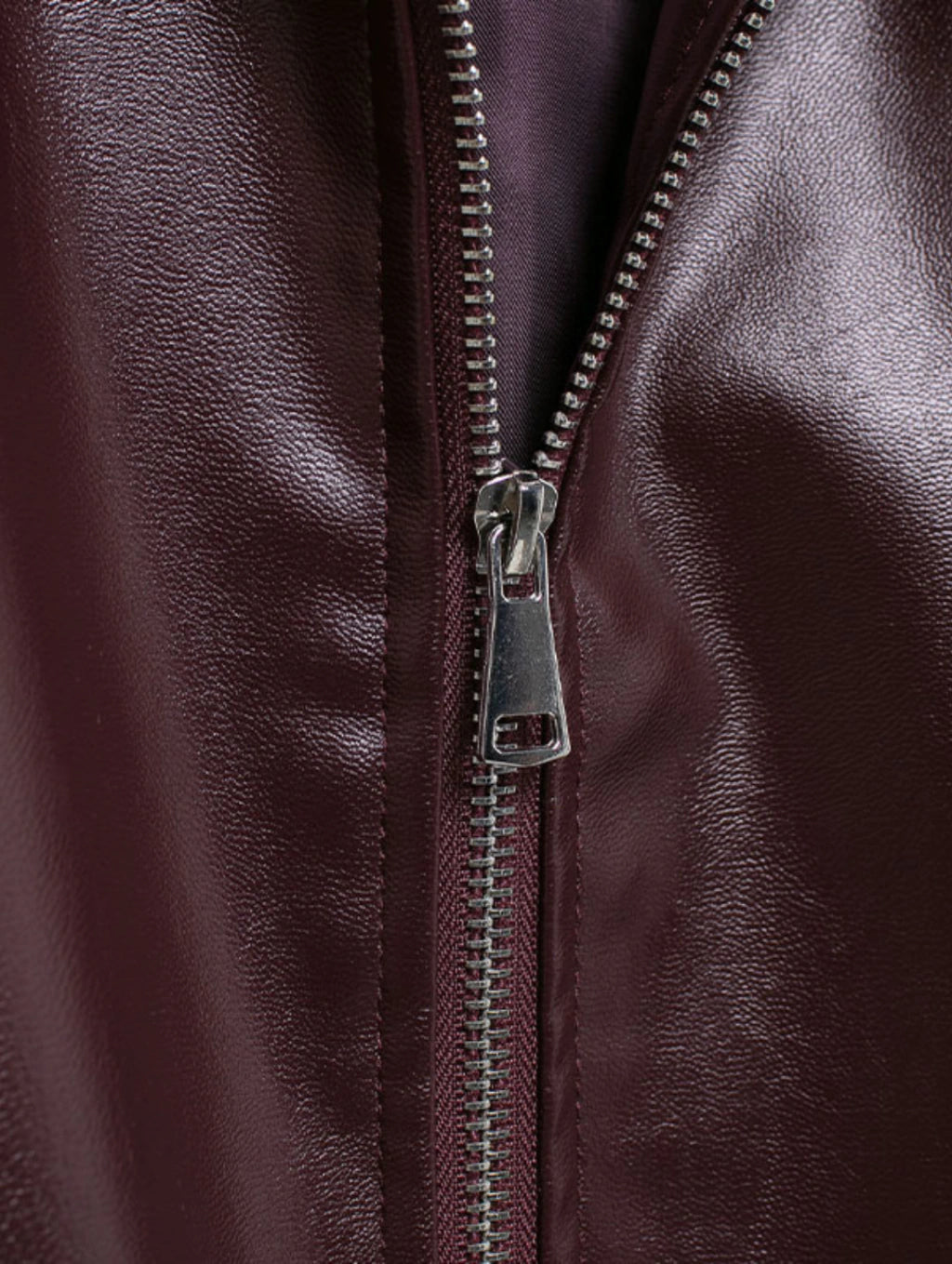 Jaqueta de Couro com Ziper Frontal