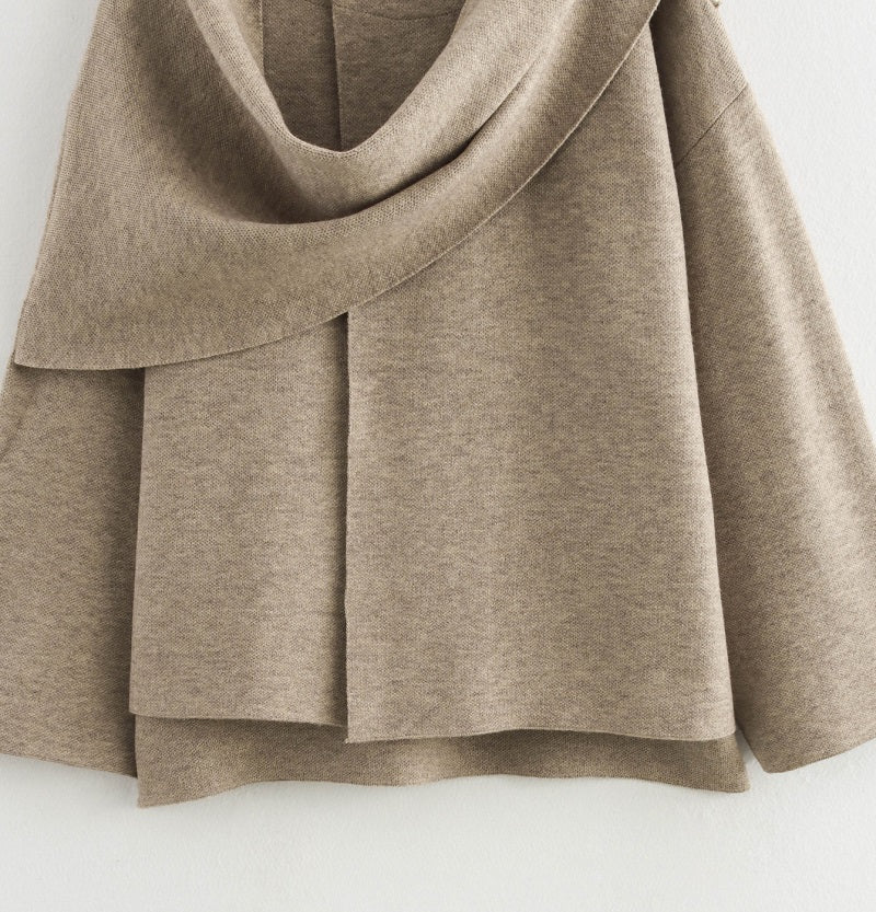 Casaco Assimétrico com Cachecol