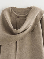 Casaco Assimétrico com Cachecol