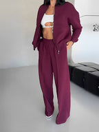 Conjunto com Jaqueta de Zíper e Calça Reta com Bolsos