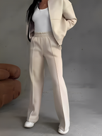 Conjunto com Jaqueta de Zíper e Calça Reta com Bolsos