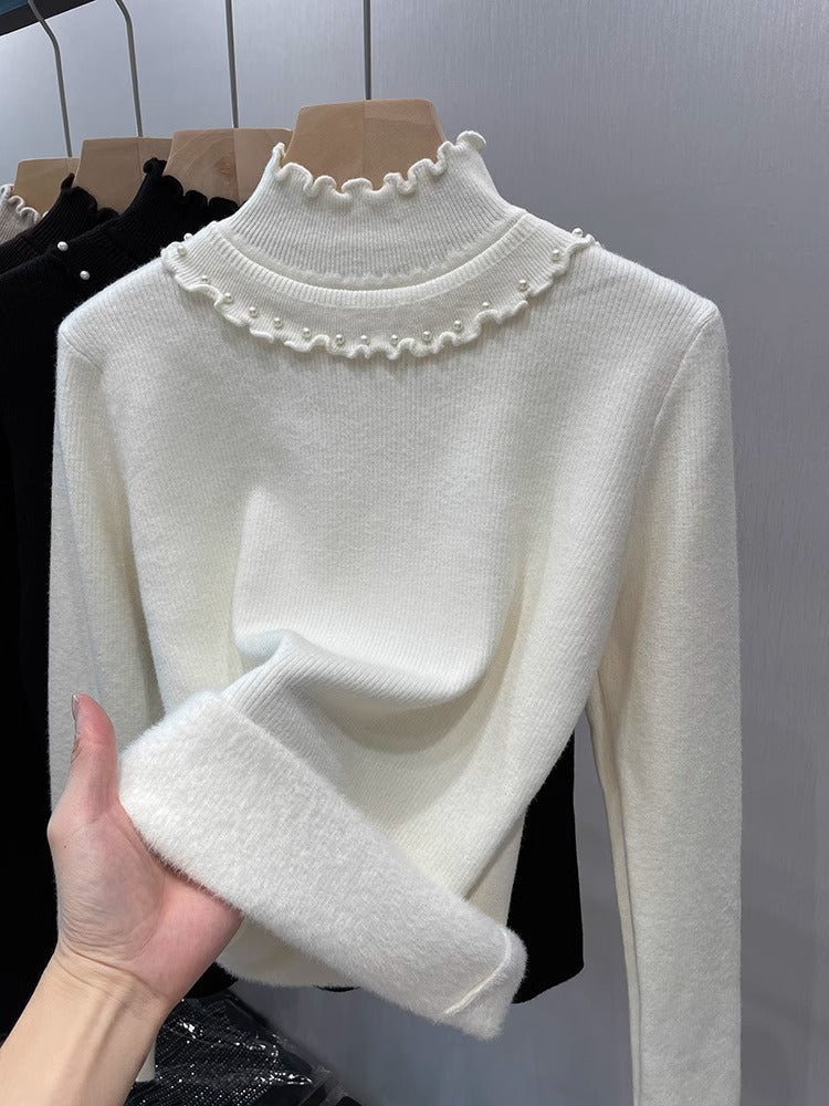 Suéter Peluciado com Detalhes em Pérolas - Pearl