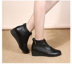 Bota de Couro Legítimo Cano Curto - Dany