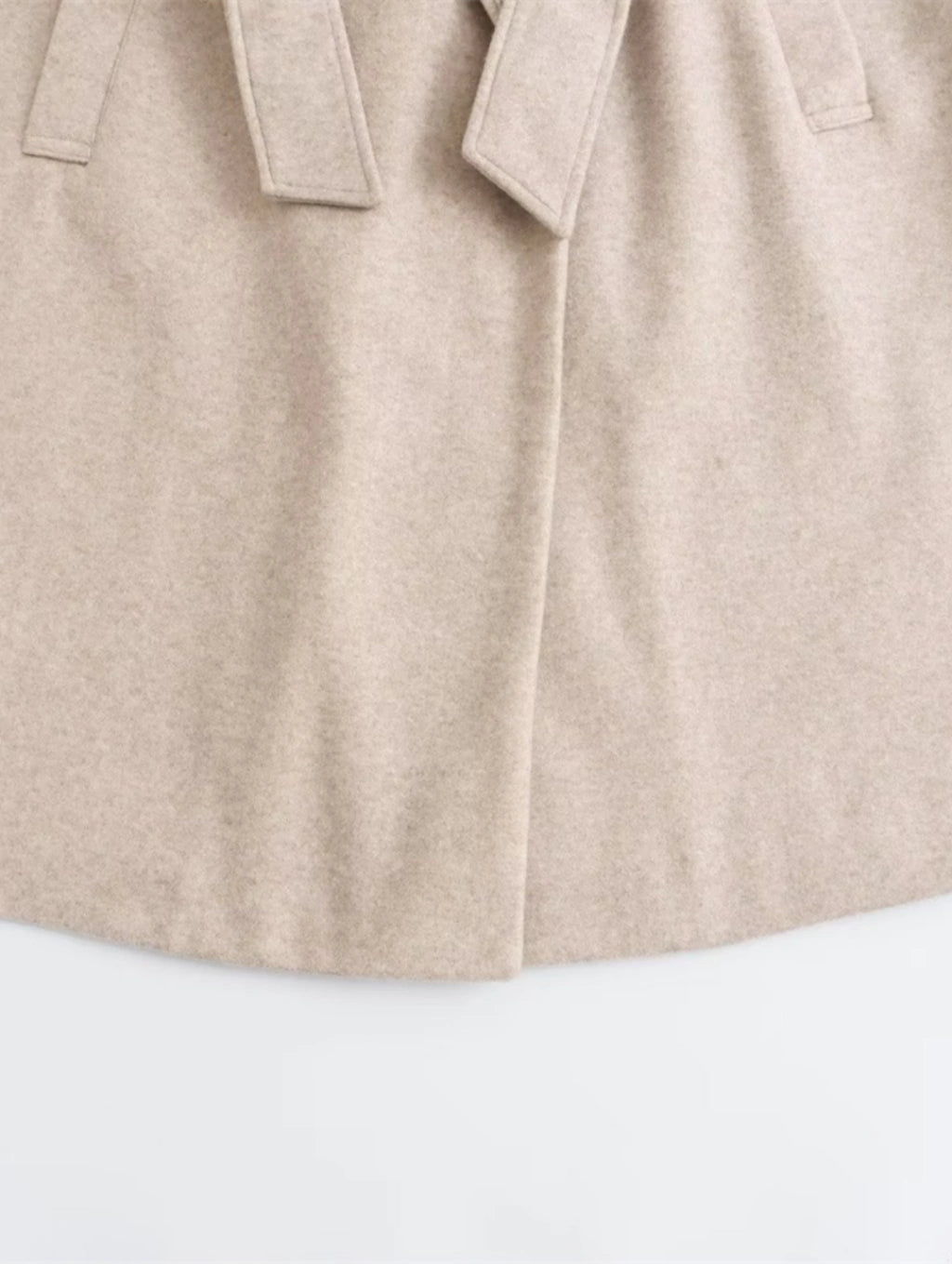 Casaco Sobretudo com Capuz e Amarração