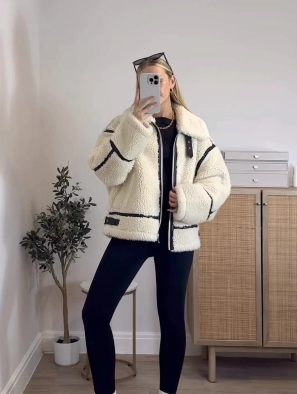 Casaco Peluciado com Zíper