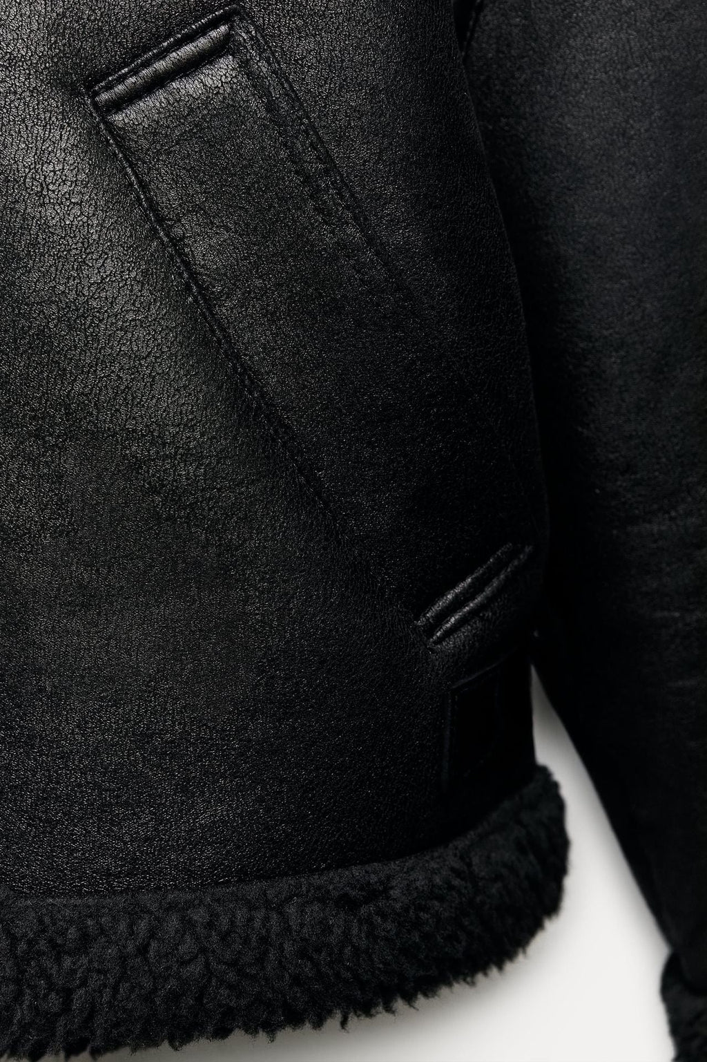 Jaqueta de Couro Forrada em Lã