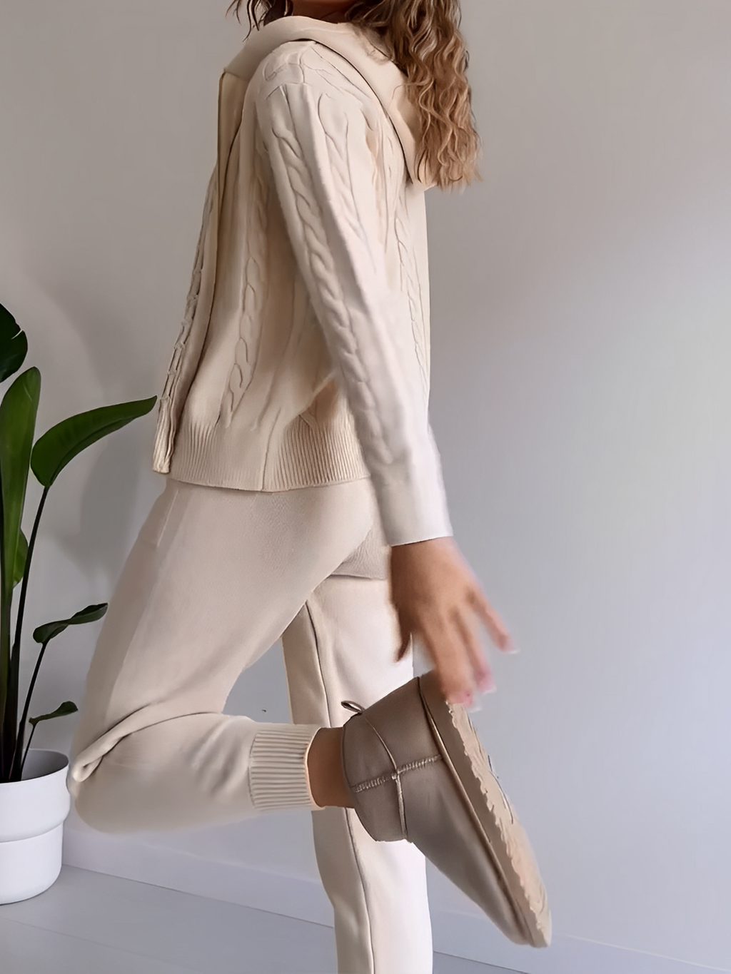 Conjunto de Tricô com Jaqueta Texturizada com Zíper e Calça Jogger de Cintura Elástica