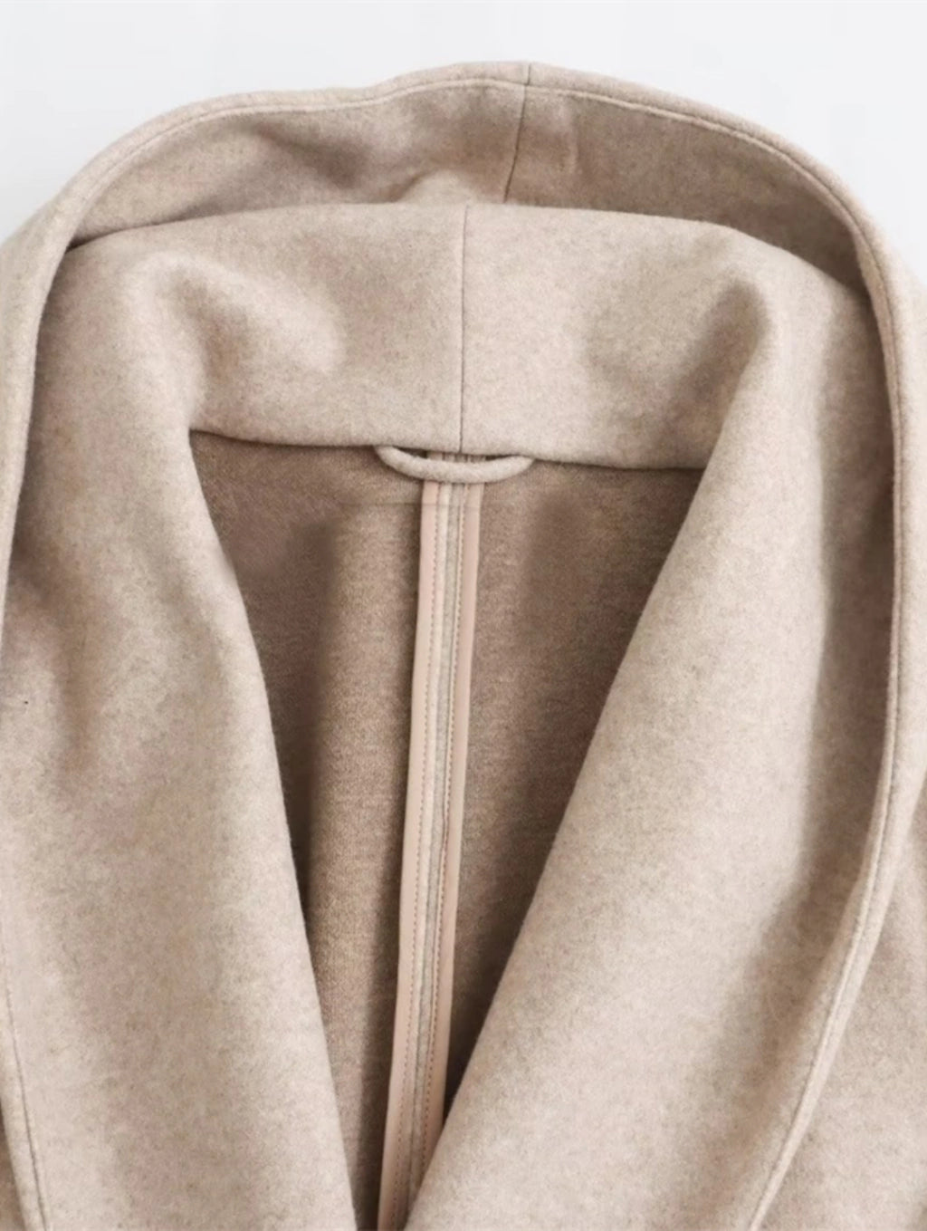 Casaco Sobretudo com Capuz e Amarração