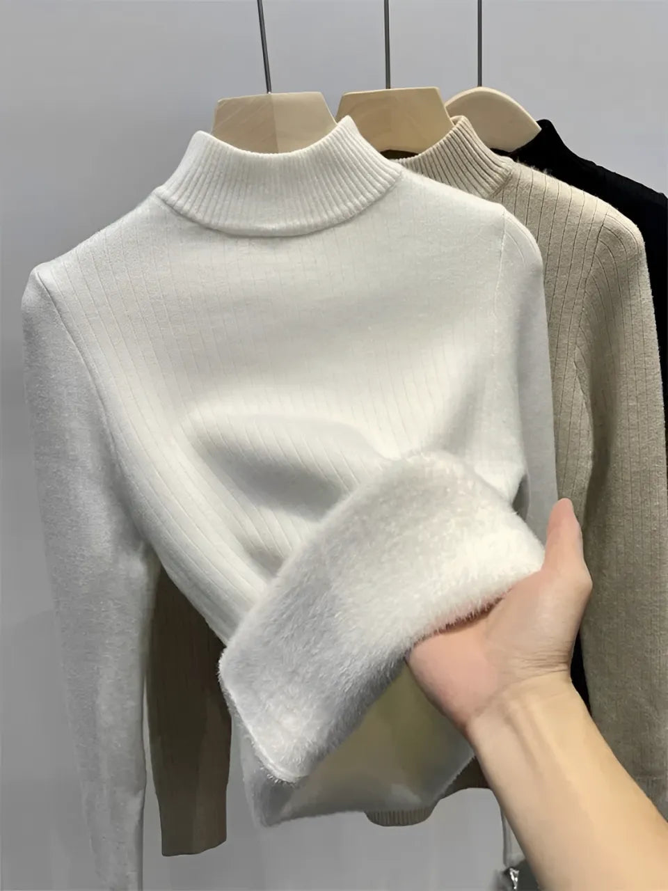 Suéter Peluciado Canelado de Algodão com Gola Alta - Fleece