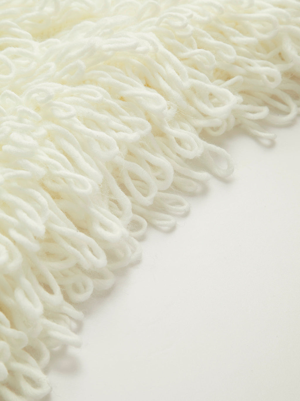 Vestido em Crochê com Borlas e Gola Alta - Azalea