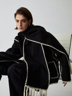 Jaqueta com Acabamento Contrastante e Cachecol