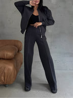 Conjunto com Jaqueta de Zíper e Calça Reta com Bolsos