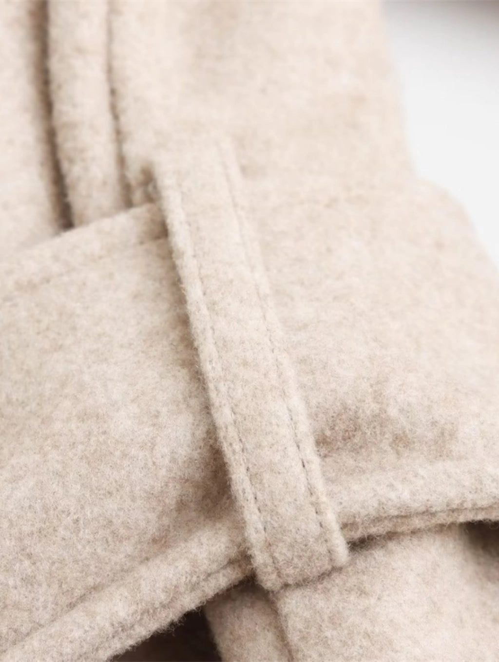 Casaco Sobretudo com Capuz e Amarração