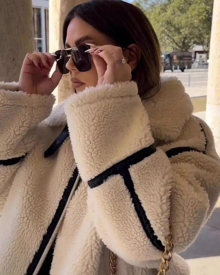 Casaco Peluciado com Zíper