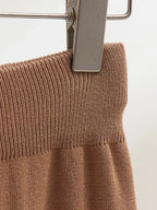 Conjunto de Tricô com Suéter de Gola Alta Listrado e Calça Confortável