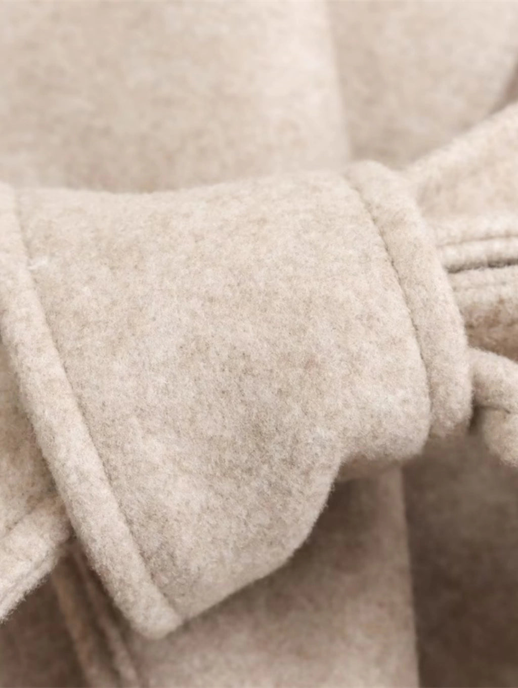 Casaco Sobretudo com Capuz e Amarração