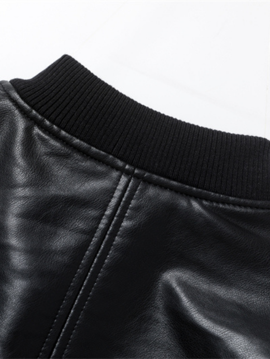 Jaqueta Bomber de Couro Sintético