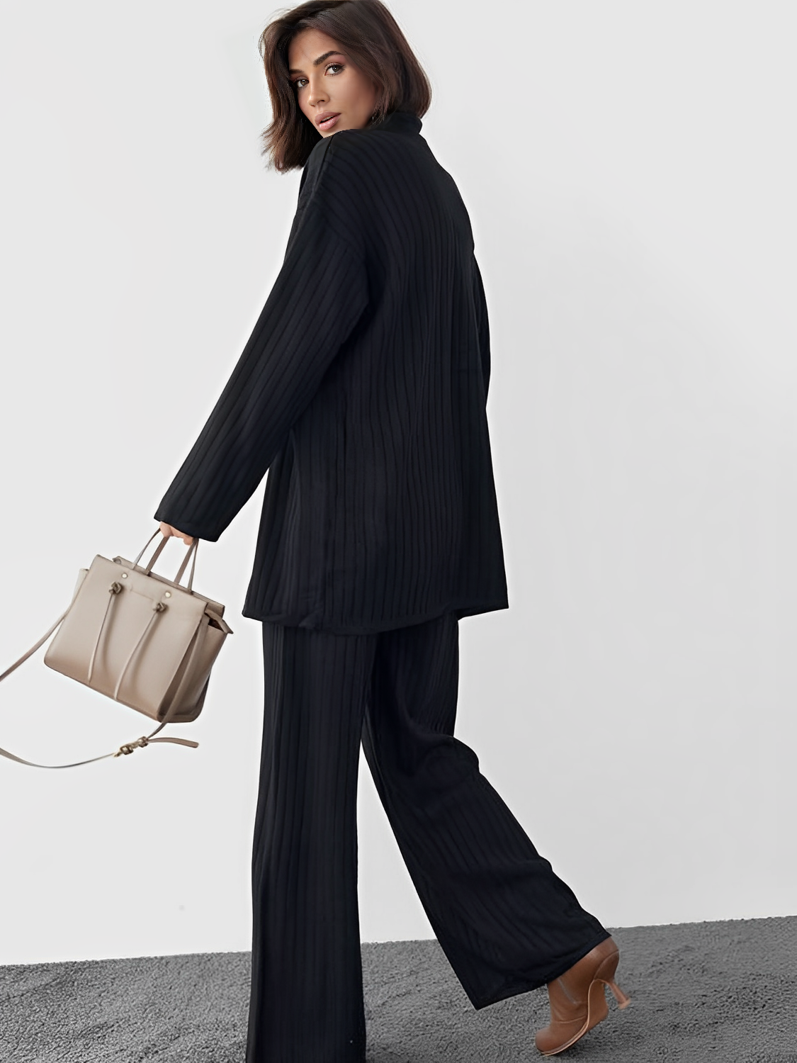 Conjunto Canelado com Camisa Alongada de Botões e Calça Reta com Elástico