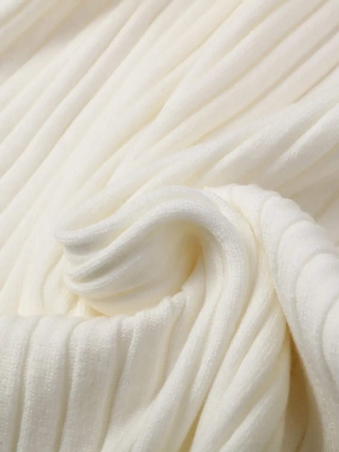 Conjunto de Tricô Canelado com Suéter de Gola Alta e Calça Flare de Cintura Alta