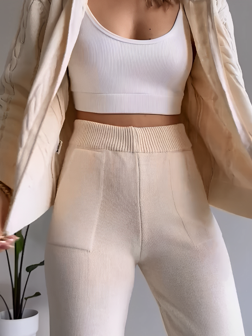 Conjunto de Tricô com Jaqueta Texturizada com Zíper e Calça Jogger de Cintura Elástica