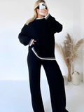 Conjunto com Suéter e Calça com Detalhes em Crochê