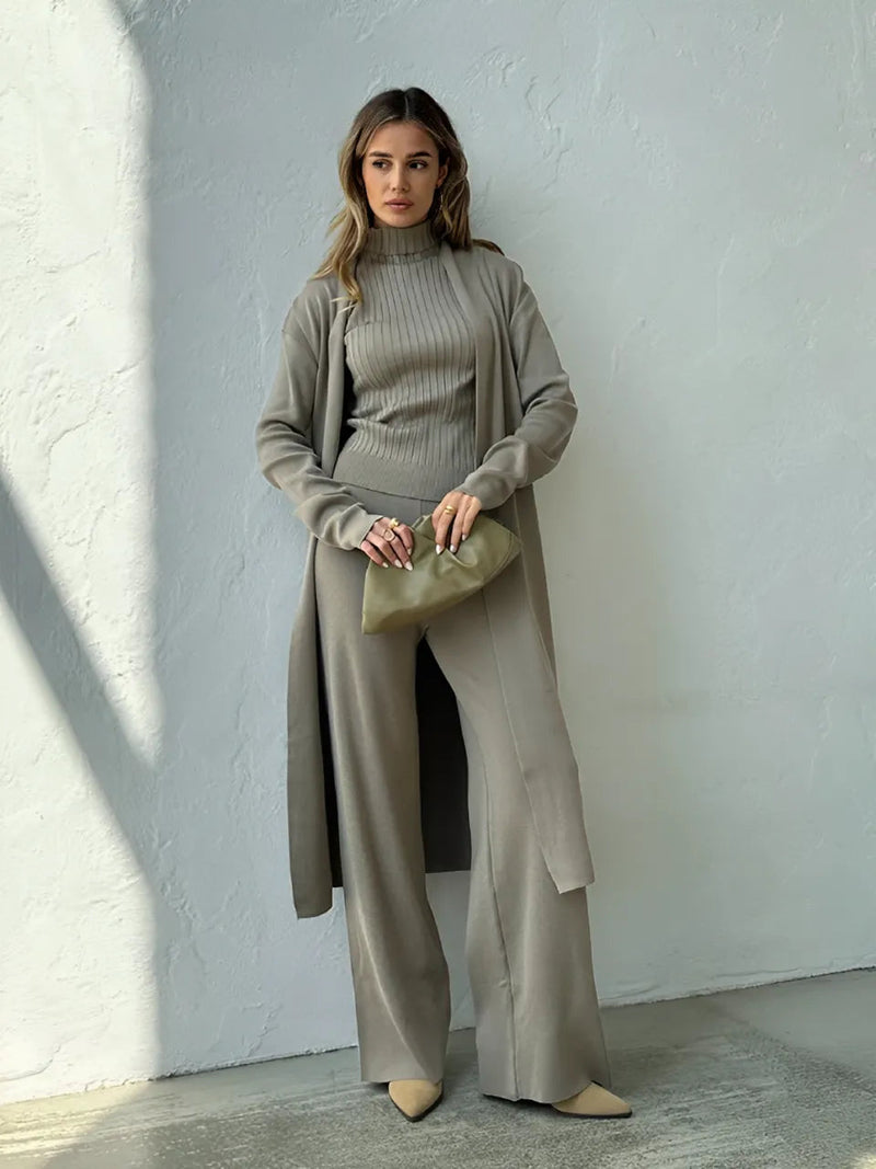 Conjunto de 3 Peças com Blusa Canelada Gola Alta Calça Pantalona de Cintura Elástica e Cardigan Alongado