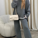 Conjunto com Suéter e Calça com Detalhes em Crochê