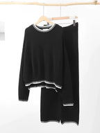 Conjunto com Suéter e Calça com Detalhes em Crochê